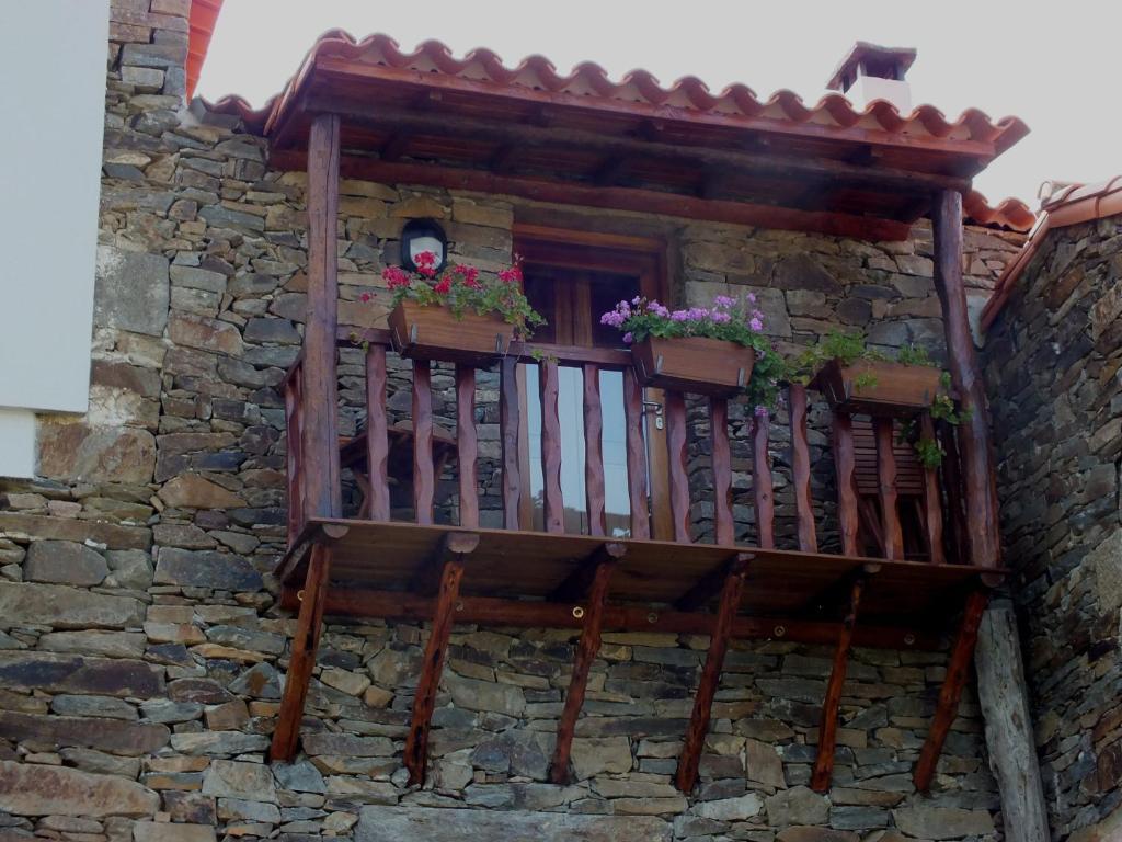 Гостевой дом Bairro Do Casal - Turismo D'Aldeia Вила-Нова-ди-Фош-Коа Экстерьер фото
